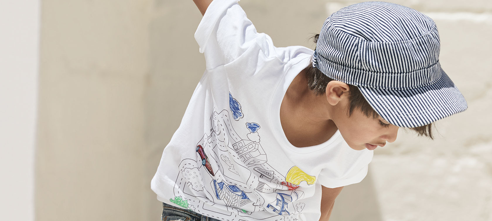 Jongen in BMW T-Shirt Interactive Kids. Jongen in BMW T-Shirt Interactive Kids.